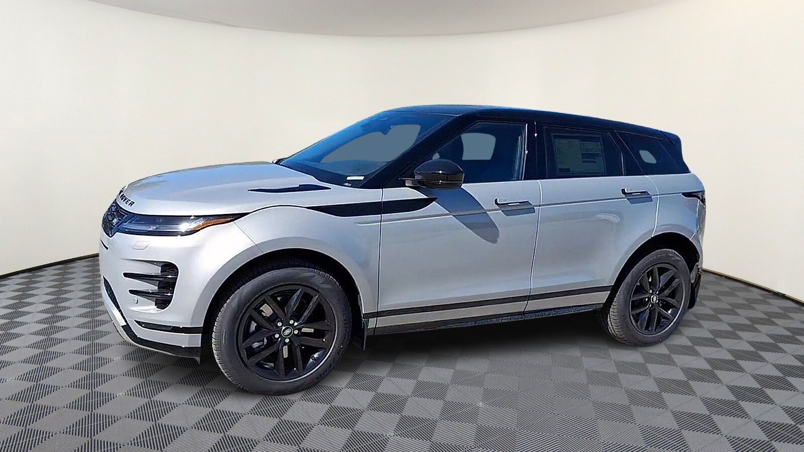 2025 Land Rover Range Rover Evoque Dynamic SE photo 3