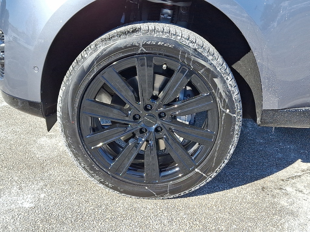 New 2026 Land Rover Range Rover P400 SE Sport Utility