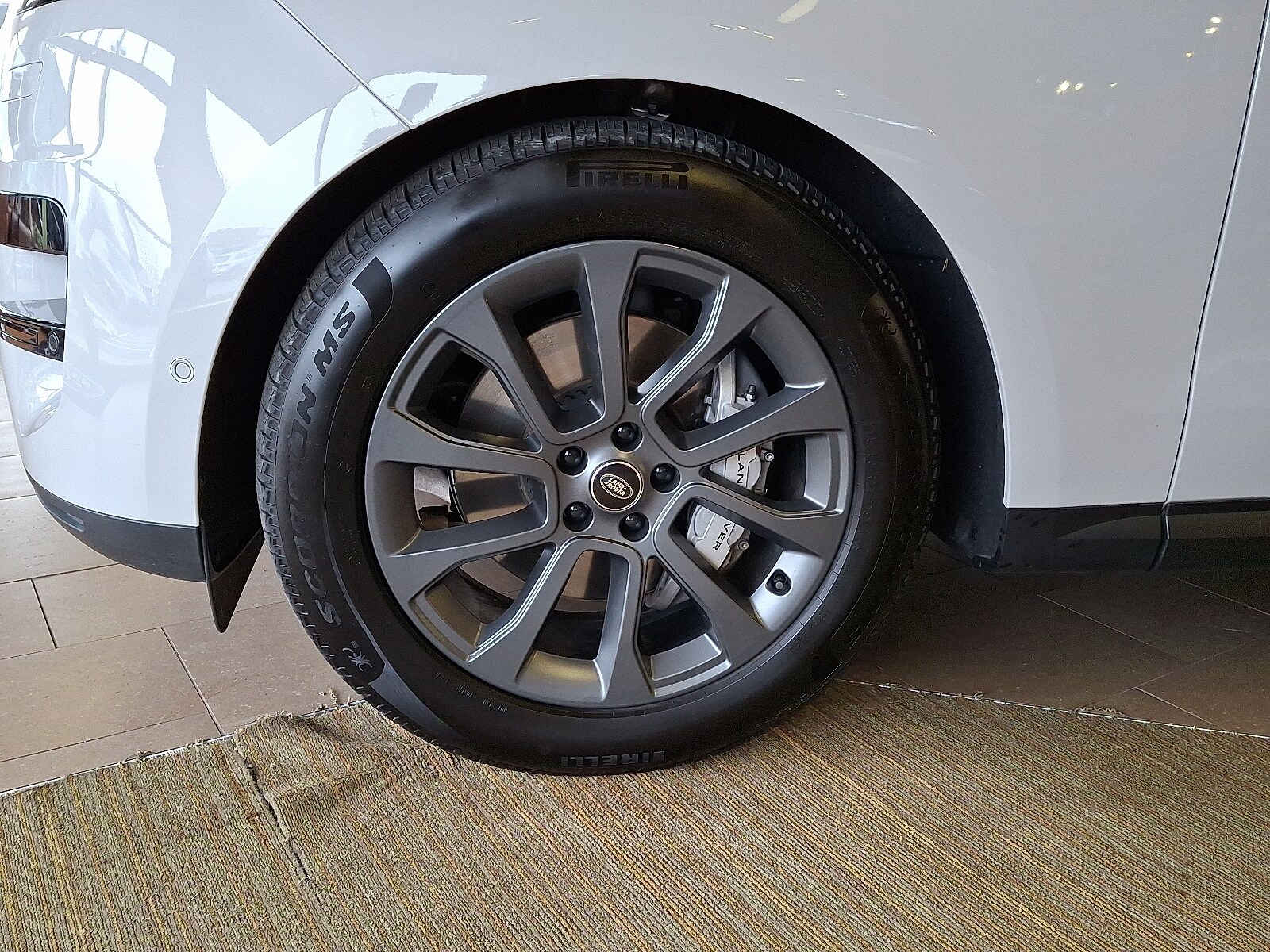 2025 Land Rover Range Rover Sport P360 S photo 2