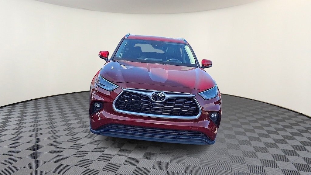 Used 2021 Toyota Highlander XLE SUV