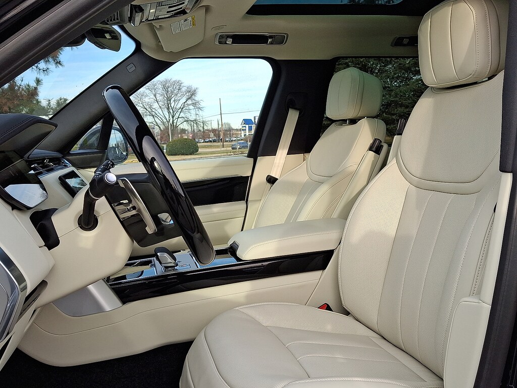 New 2026 Land Rover Range Rover SE Sport Utility