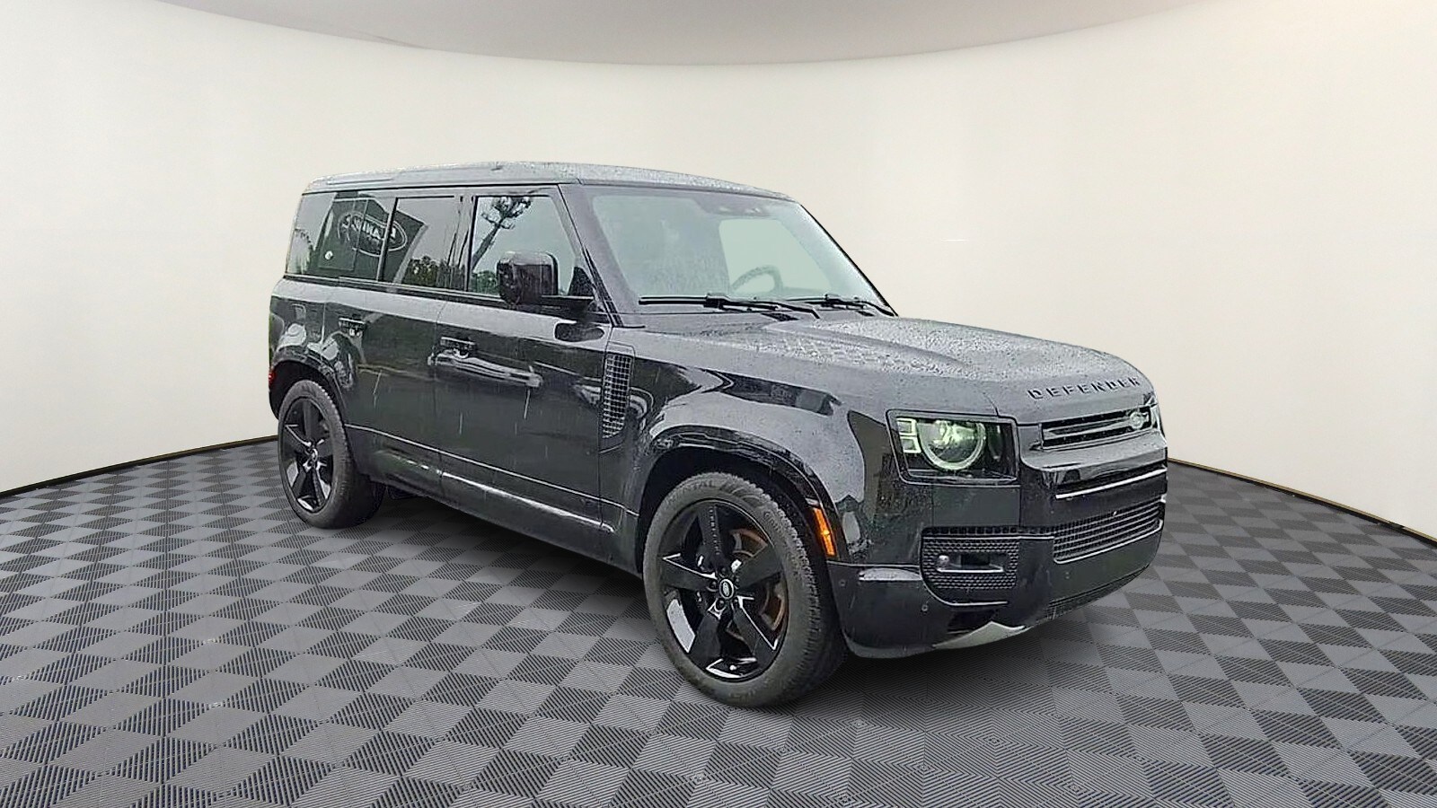 2024 Land Rover Defender 110 V8 photo 2