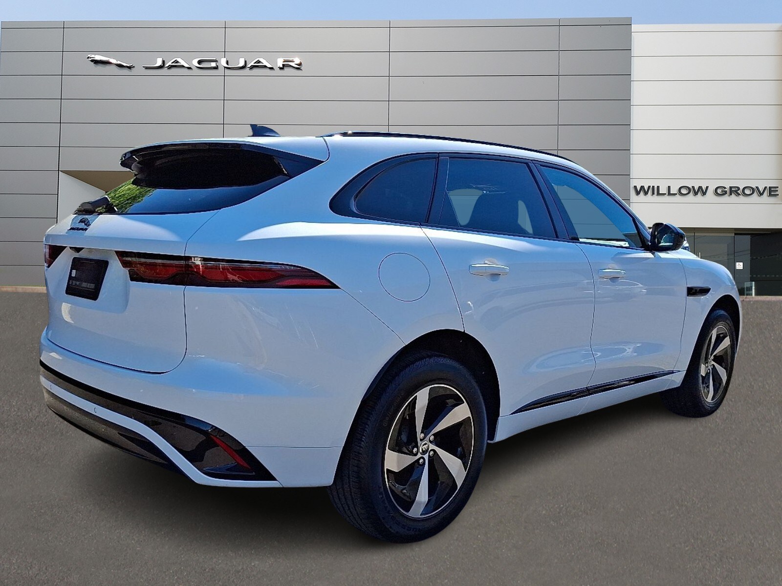 2025 Jaguar F-PACE R-Dynamic S P250 photo 2