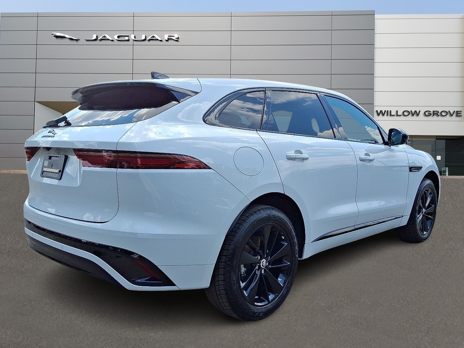 2025 Jaguar F-PACE R-Dynamic S P250 photo 2