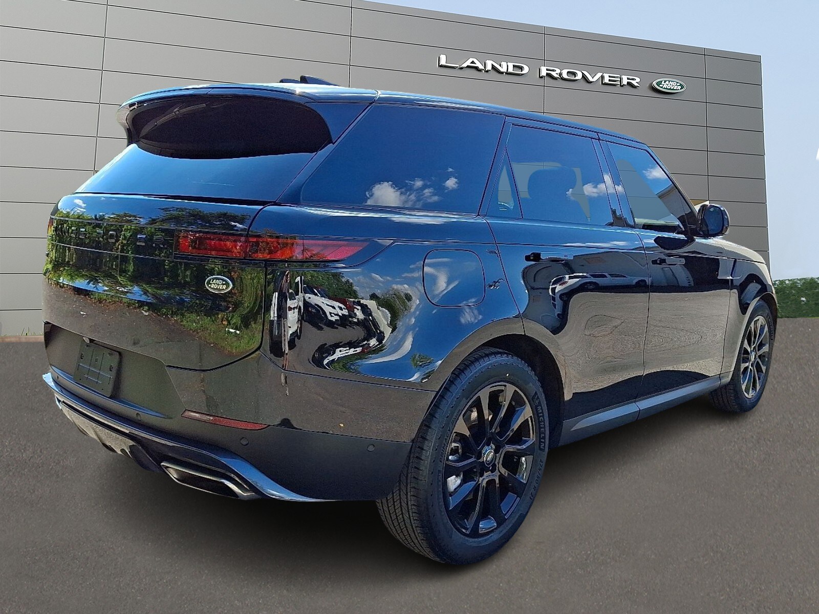2023 Land Rover Range Rover Sport SE photo 2