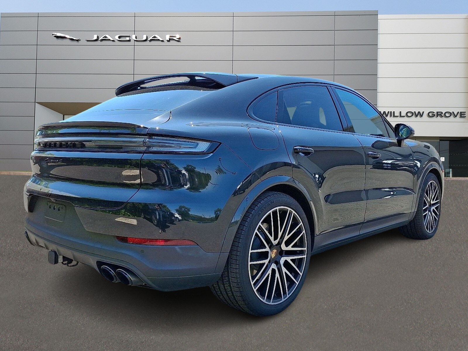 2024 Porsche Cayenne Coupe S photo 2
