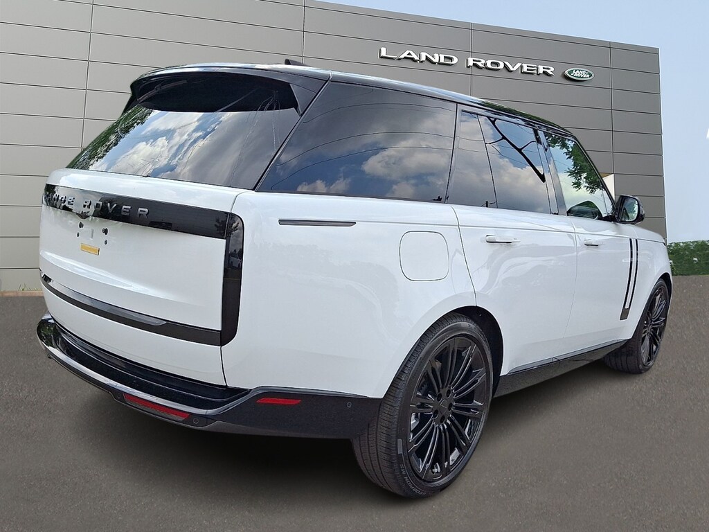New 2026 Land Rover Range Rover P400 SE Sport Utility