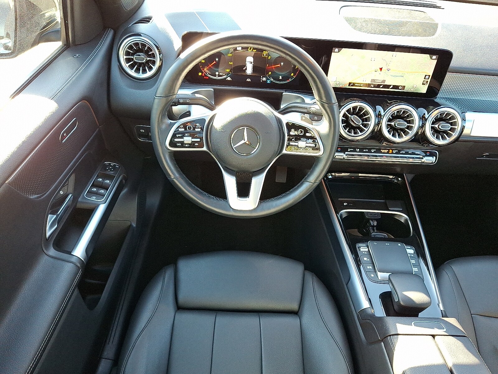 2022 Mercedes Benz GLB 250 4MATIC photo 3