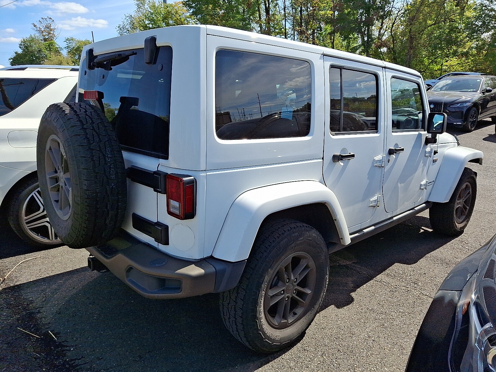 2017 Jeep Wrangler Unlimited Anniversary Edition Sport photo 2