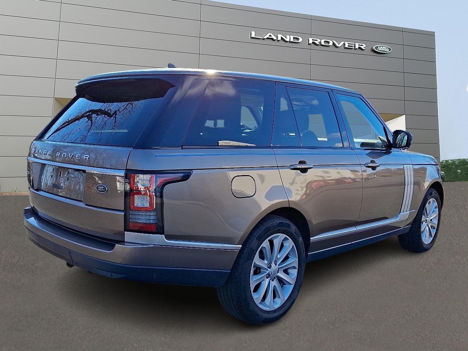 2016 Land Rover Range Rover HSE photo 2