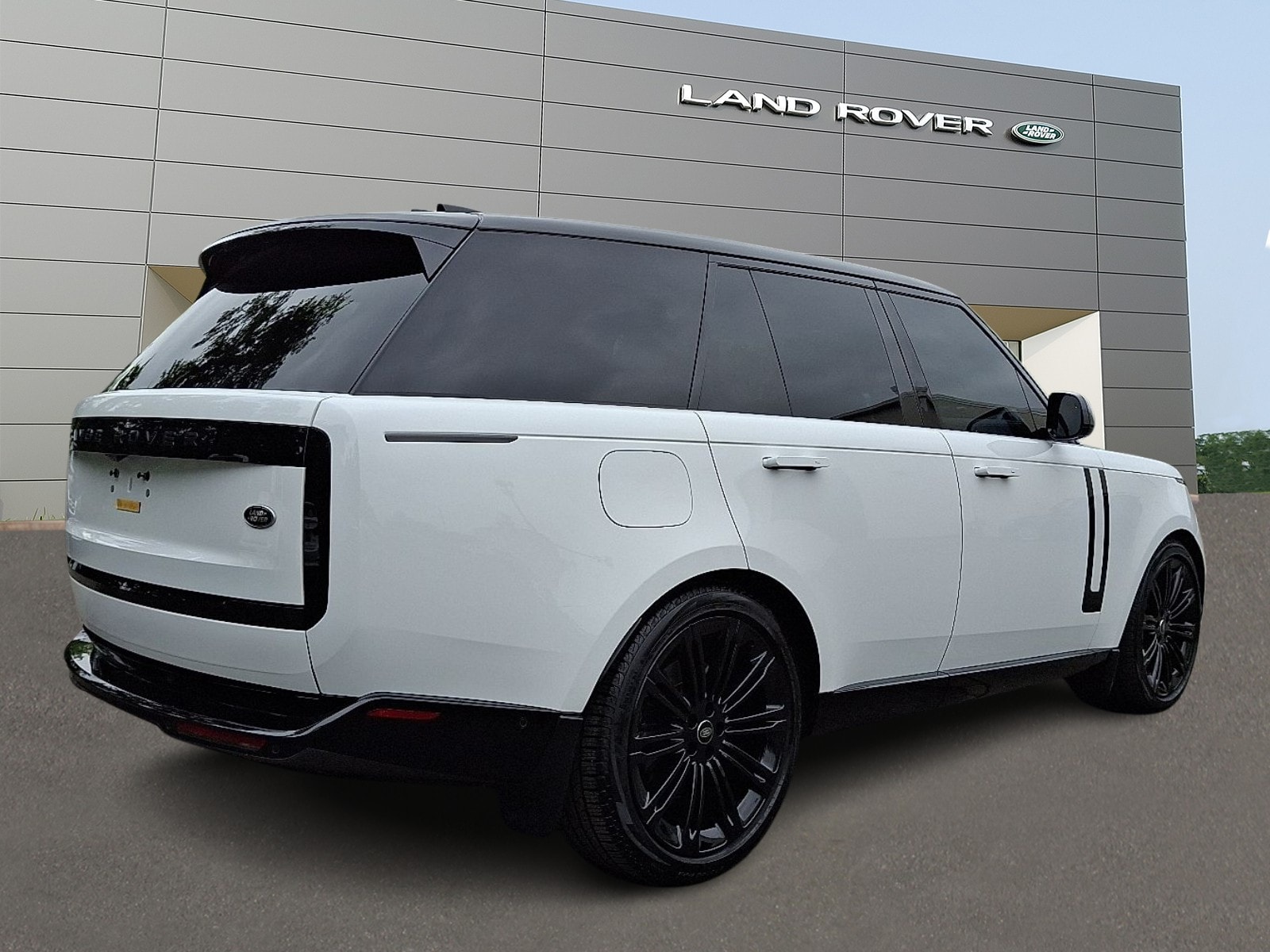 2023 Land Rover Range Rover SE photo 2
