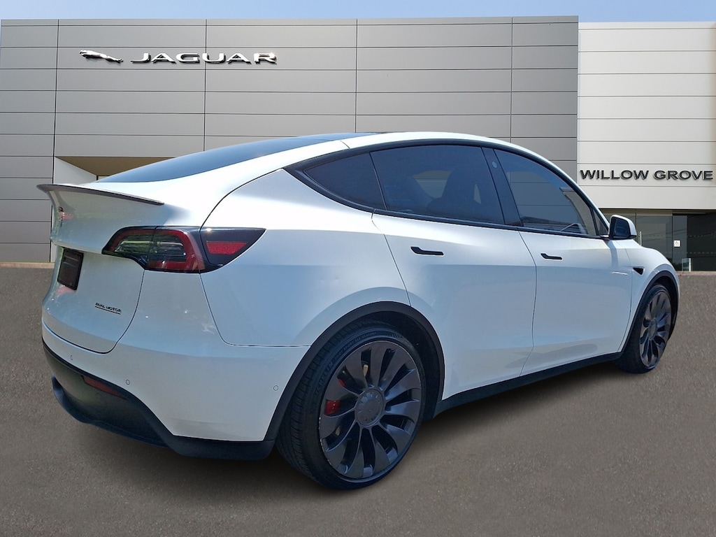 Used 2022 Tesla Model Y Performance Dual Motor All-Wheel Drive Sport Utility