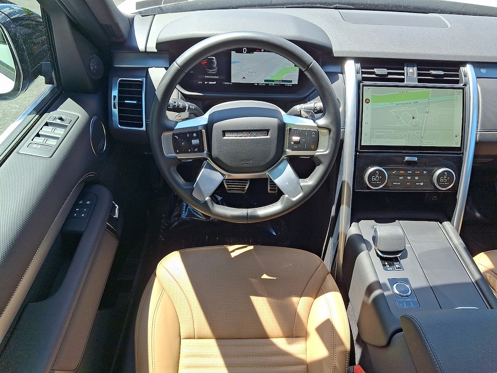 Certified 2025 Land Rover Discovery P360 Dynamic SE Sport Utility