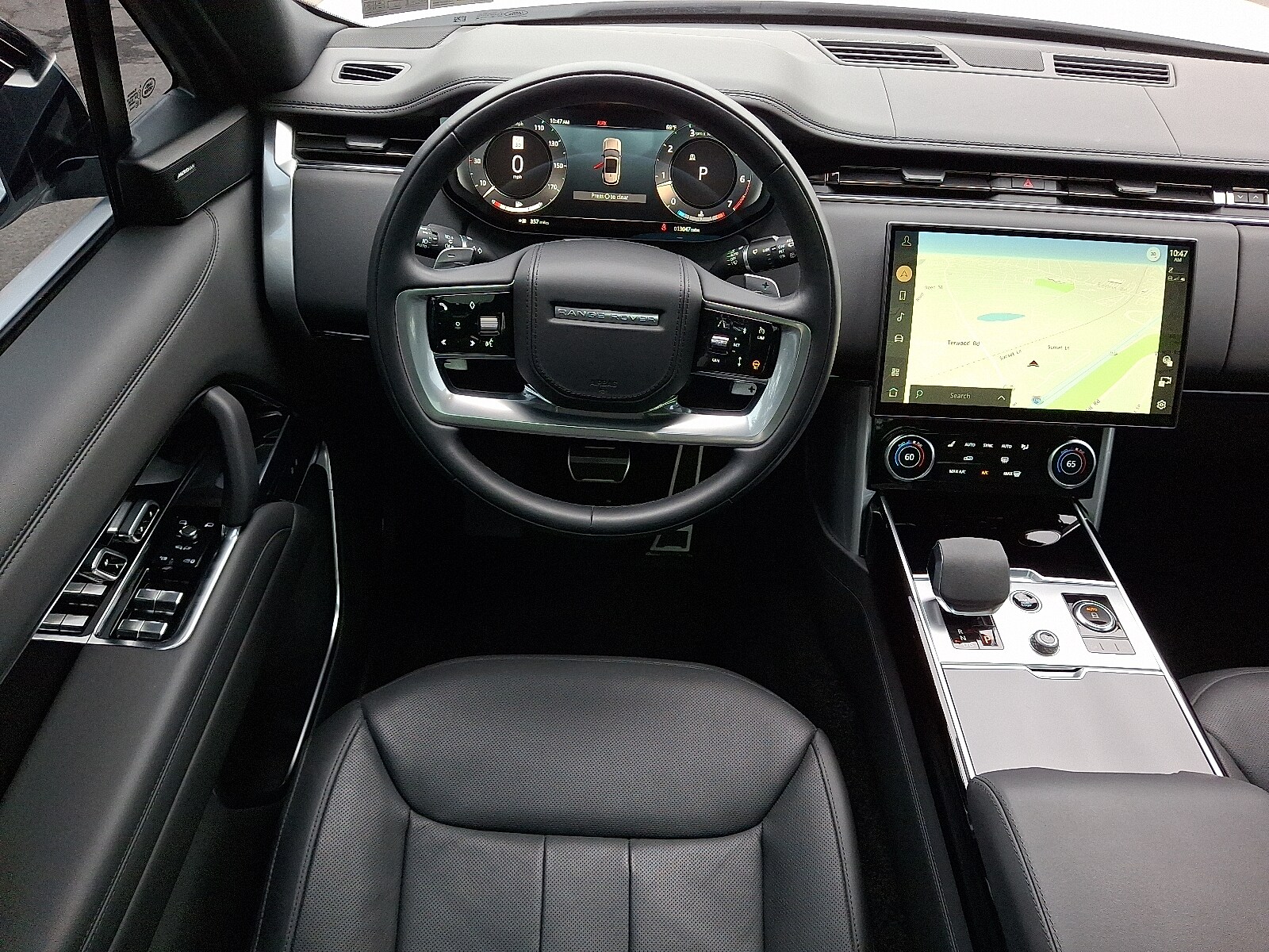 2023 Land Rover Range Rover SE photo 4