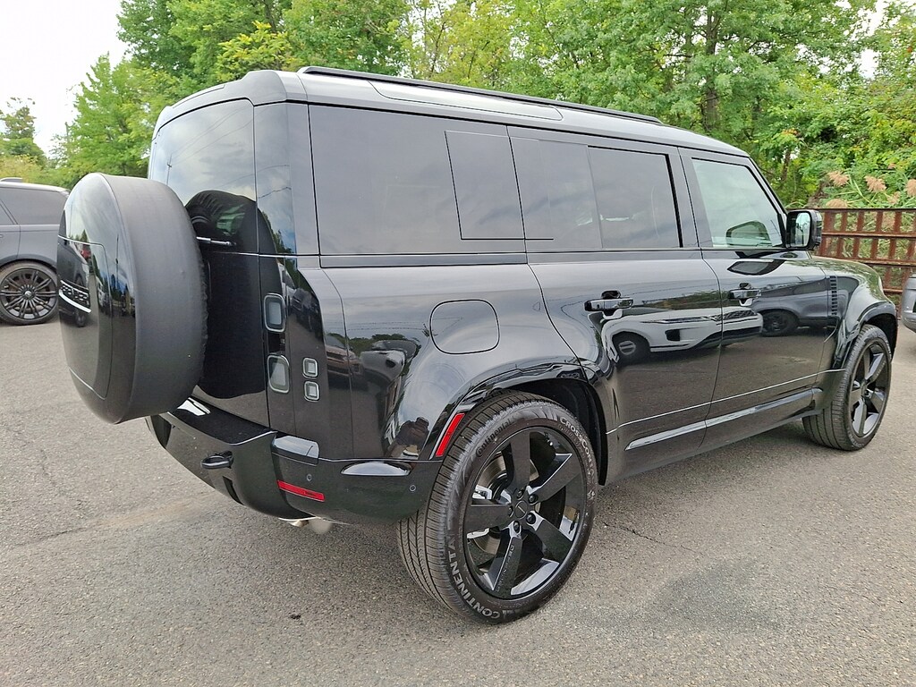 New 2026 Land Rover Defender P400 X-Dynamic SE Sport Utility