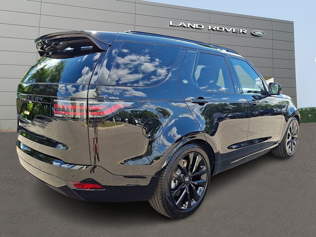 New 2026 Land Rover Discovery Dynamic SE Sport Utility