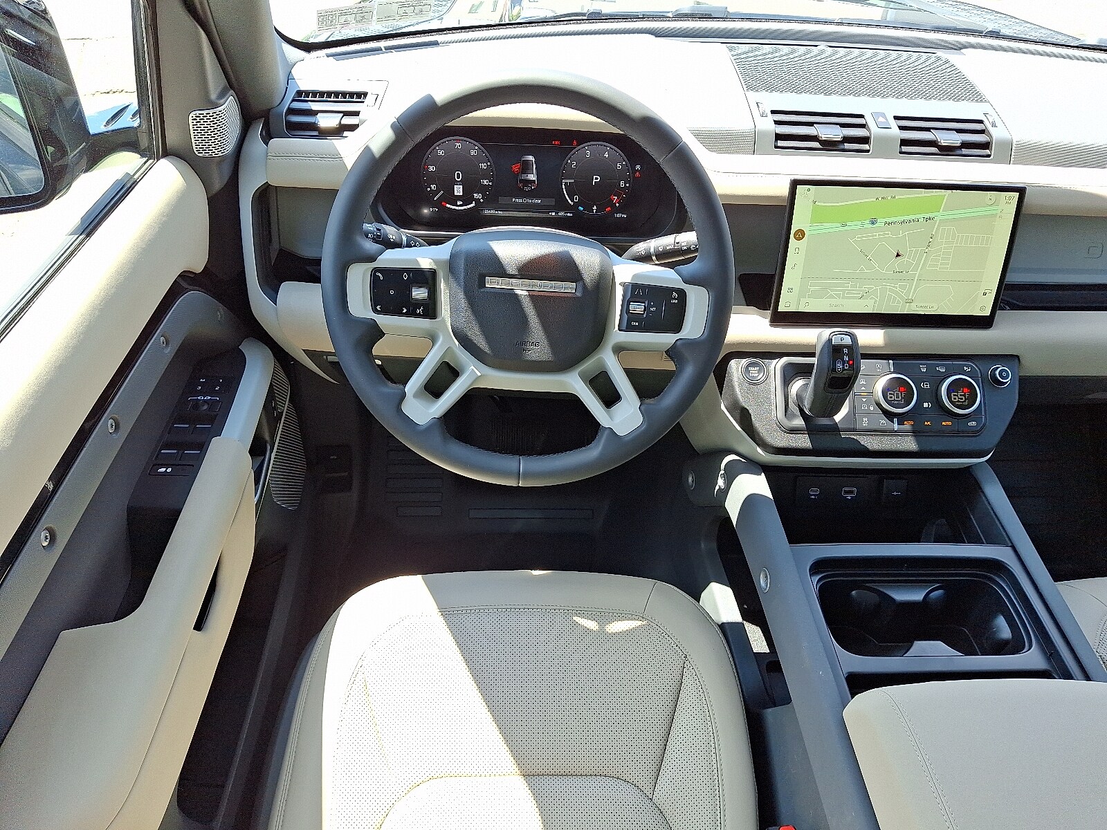 2023 Land Rover Defender 130 S photo 4