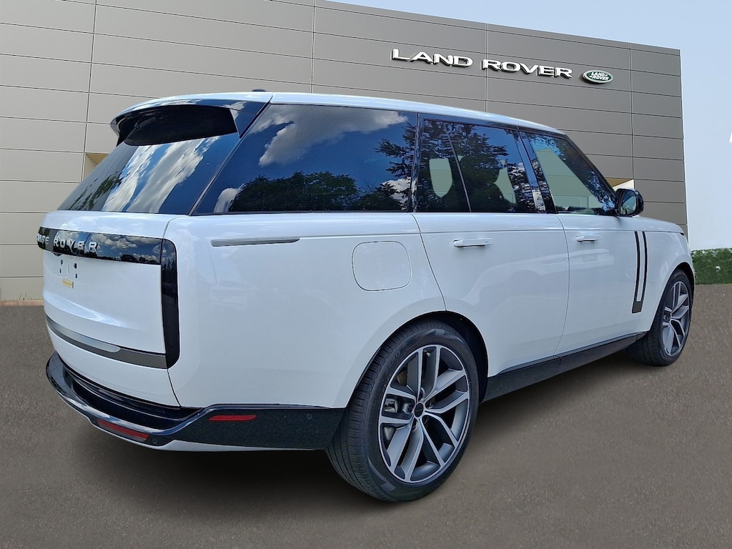 New 2026 Land Rover Range Rover P400 SE Sport Utility