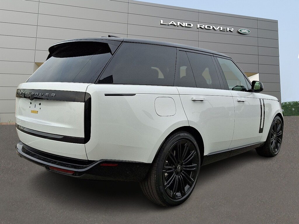 New 2025 Land Rover Range Rover P400 SE Sport Utility