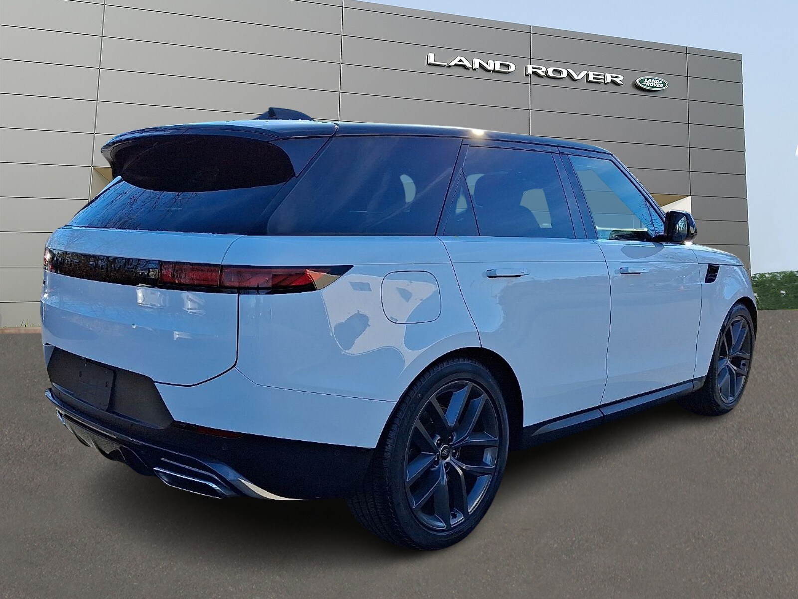 2024 Land Rover Range Rover Sport SE photo 2