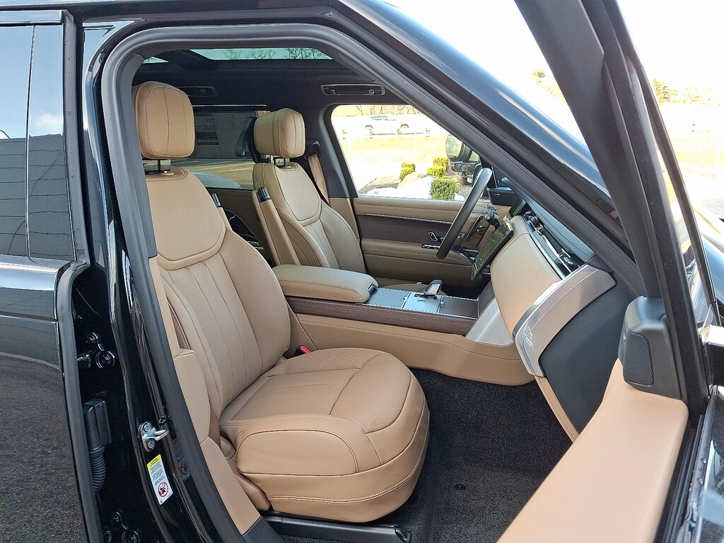 New 2026 Land Rover Range Rover P400 SE 7 Seat Sport Utility