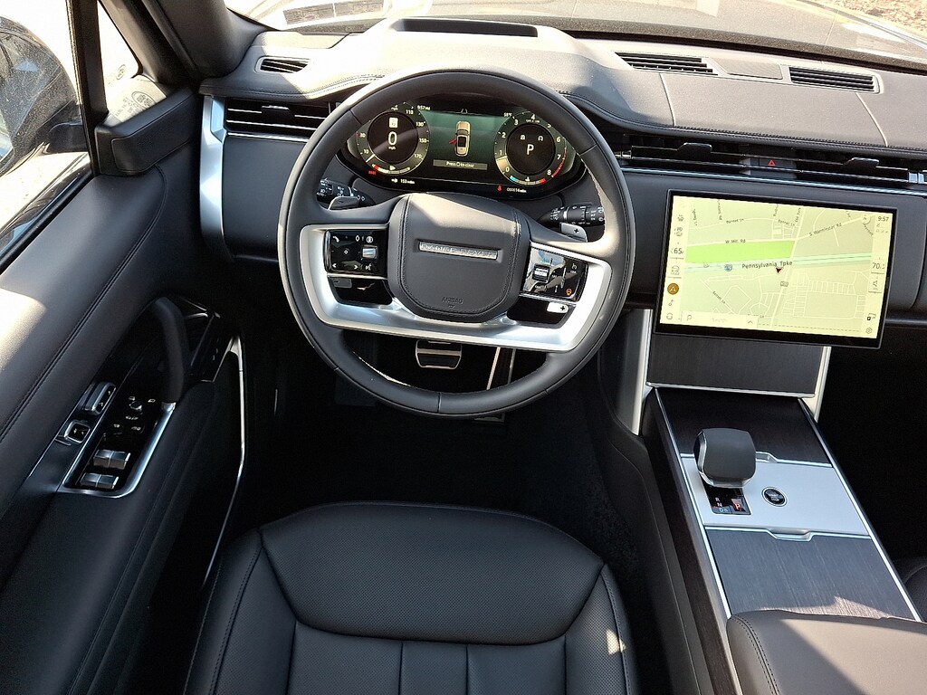 New 2025 Land Rover Range Rover P530 SE Sport Utility