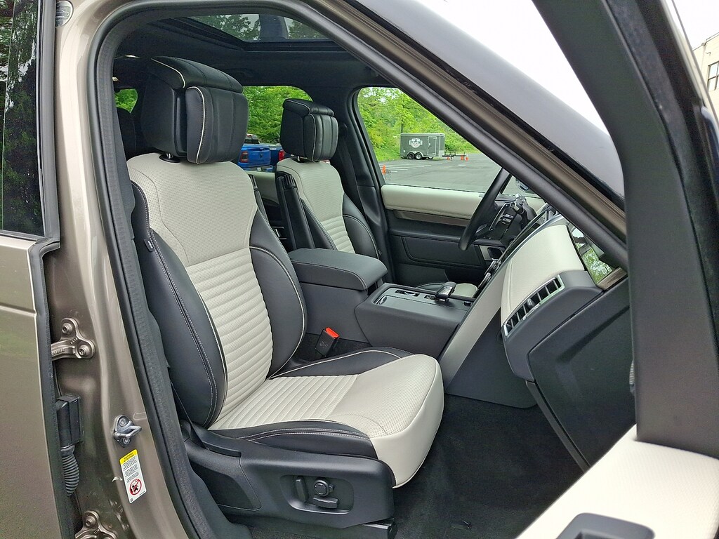 Used 2021 Land Rover Discovery P360 HSE R-Dynamic Sport Utility