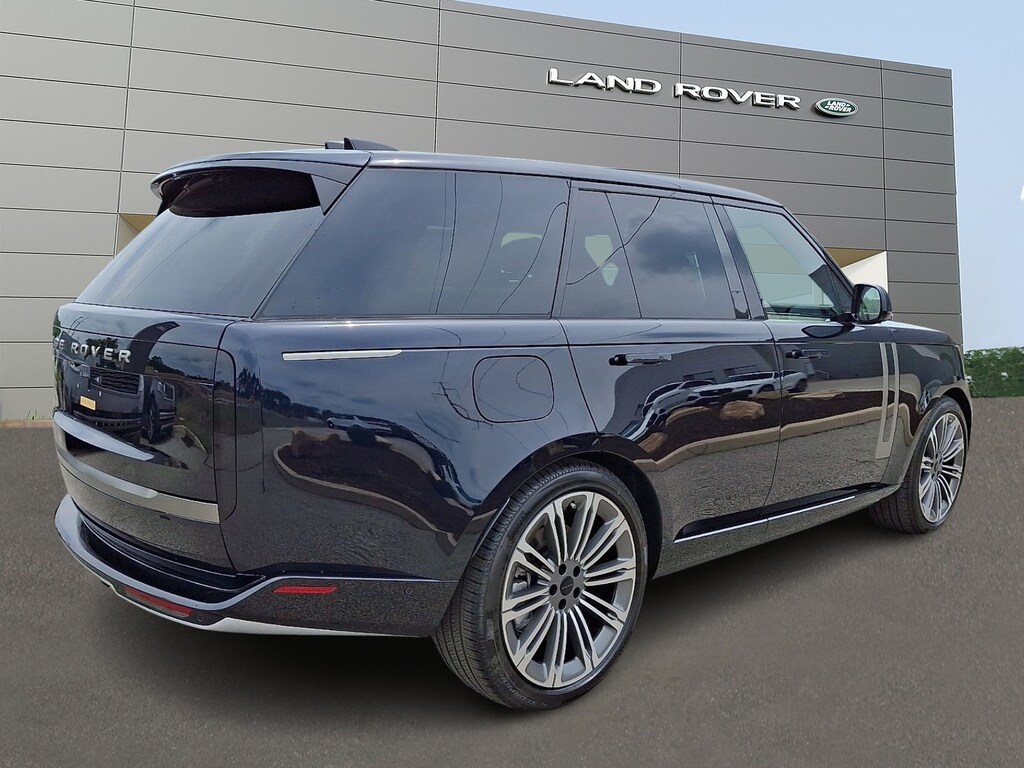 New 2026 Land Rover Range Rover P530 SE Sport Utility