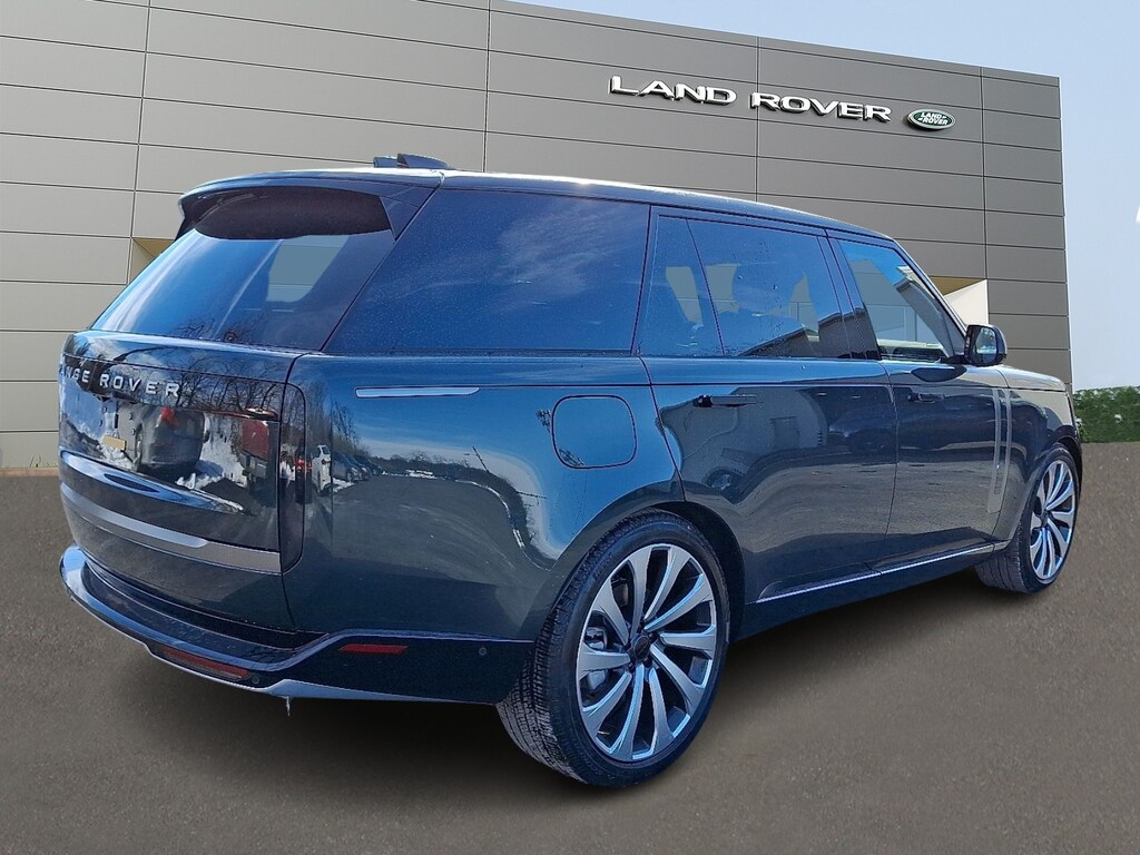 New 2026 Land Rover Range Rover P400 SE 7 Seat Sport Utility