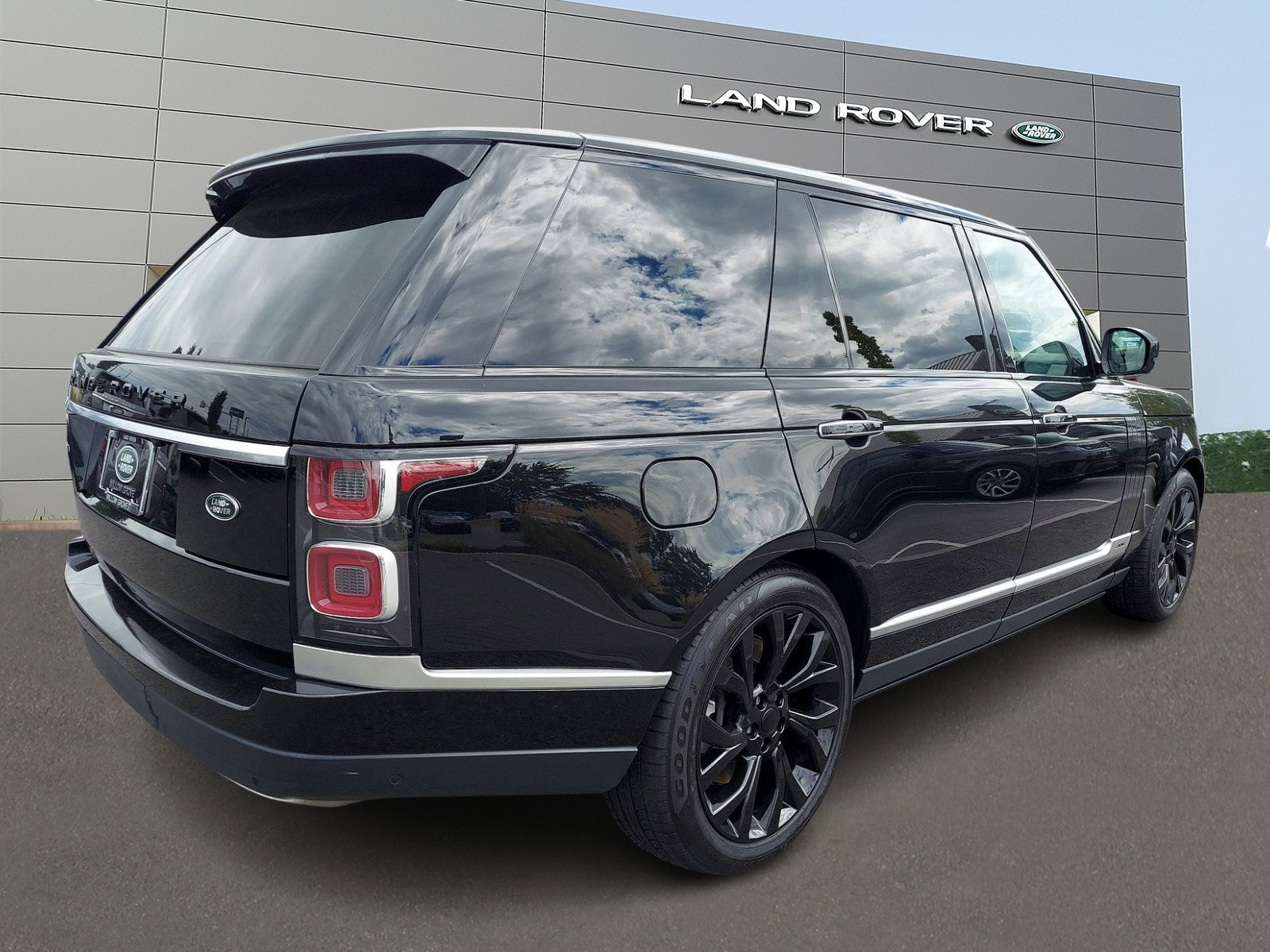 Certified 2018 Land Rover Range Rover Autobiography with VIN SALGV5RE9JA509438 for sale in West Chester, PA