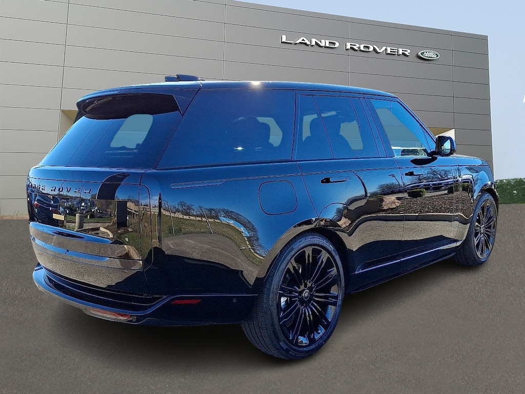 New 2025 Land Rover Range Rover P400 SE Sport Utility