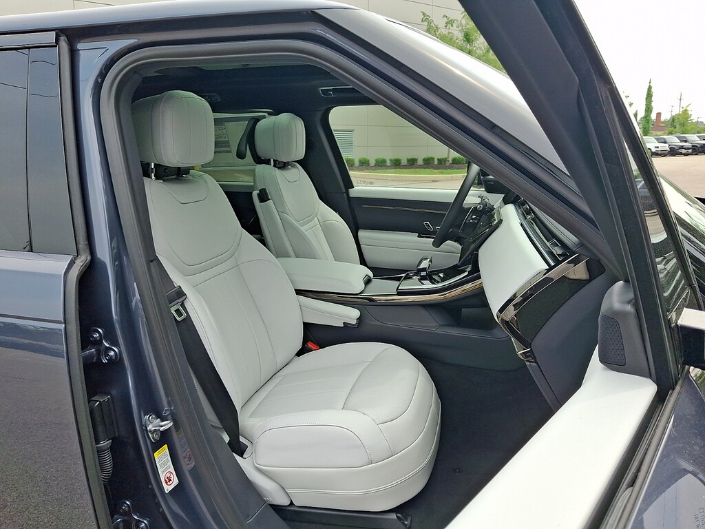 New 2026 Land Rover Range Rover Sport P360 SE Sport Utility