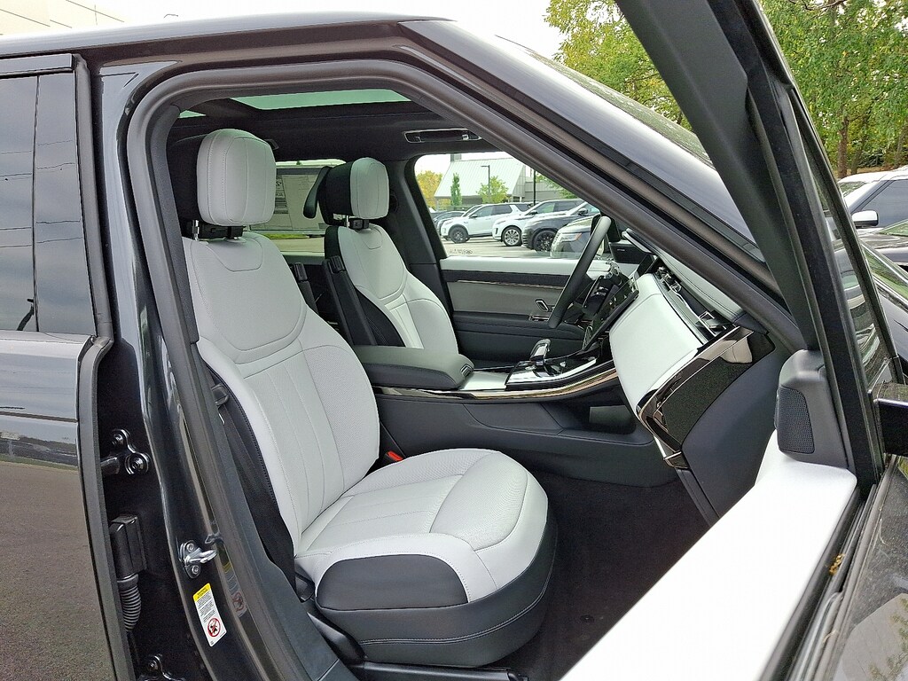 New 2025 Land Rover Range Rover Sport P400 Dynamic SE Sport Utility