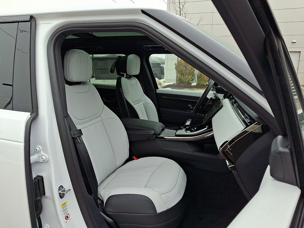 New 2026 Land Rover Range Rover Sport P400 Dynamic SE Sport Utility