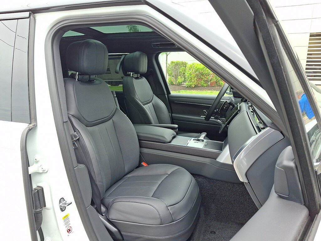Used 2026 Land Rover Range Rover P400 SE 7 Seat Sport Utility
