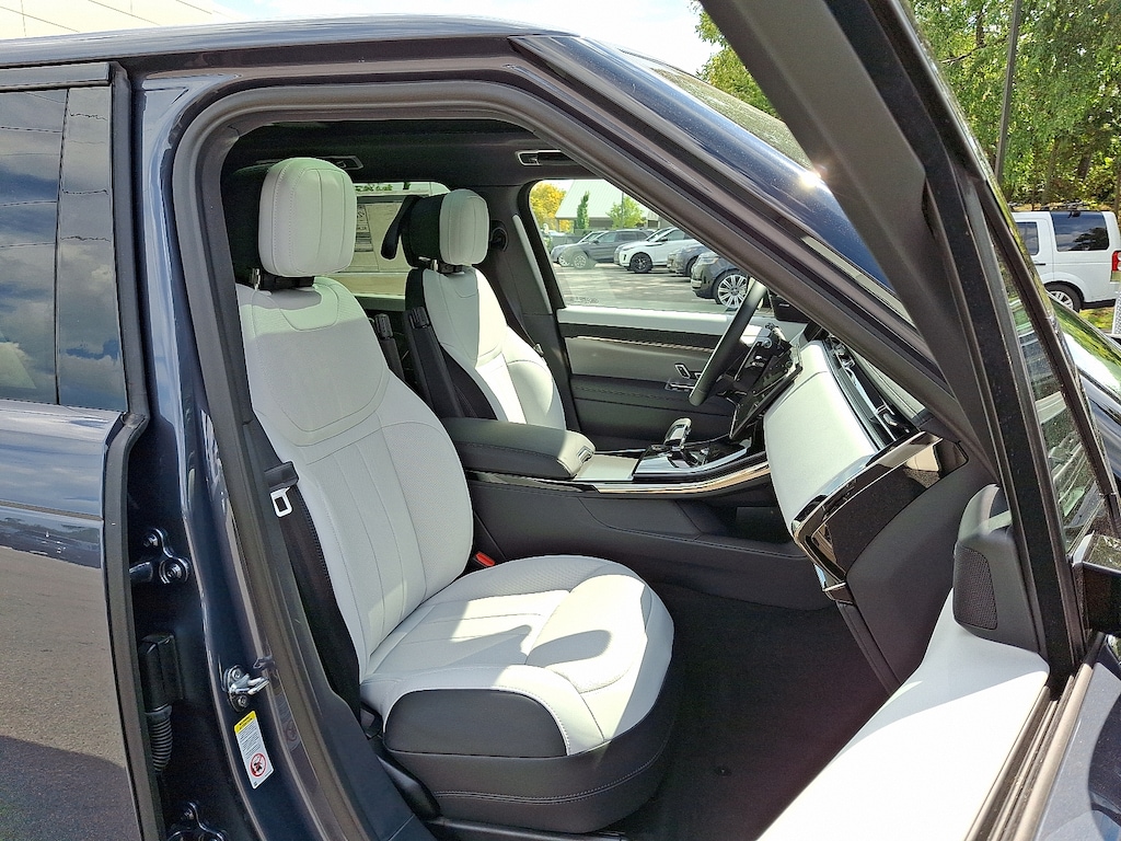 New 2025 Land Rover Range Rover Sport P400 Dynamic SE Sport Utility