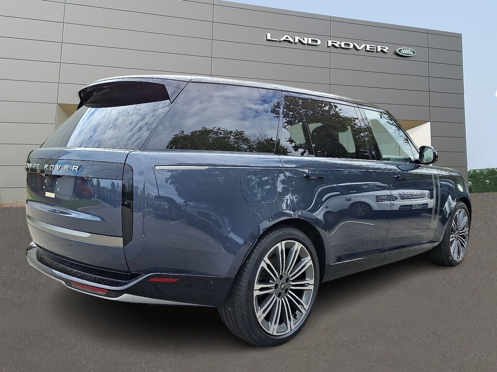 New 2025 Land Rover Range Rover P400 SE 7 Seat Sport Utility