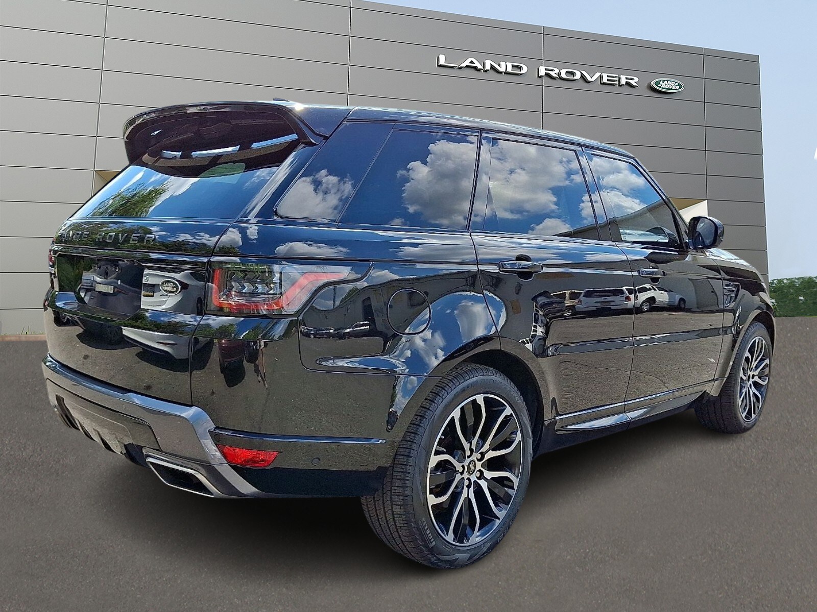 2021 Land Rover Range Rover Sport HSE Silver Edition photo 2
