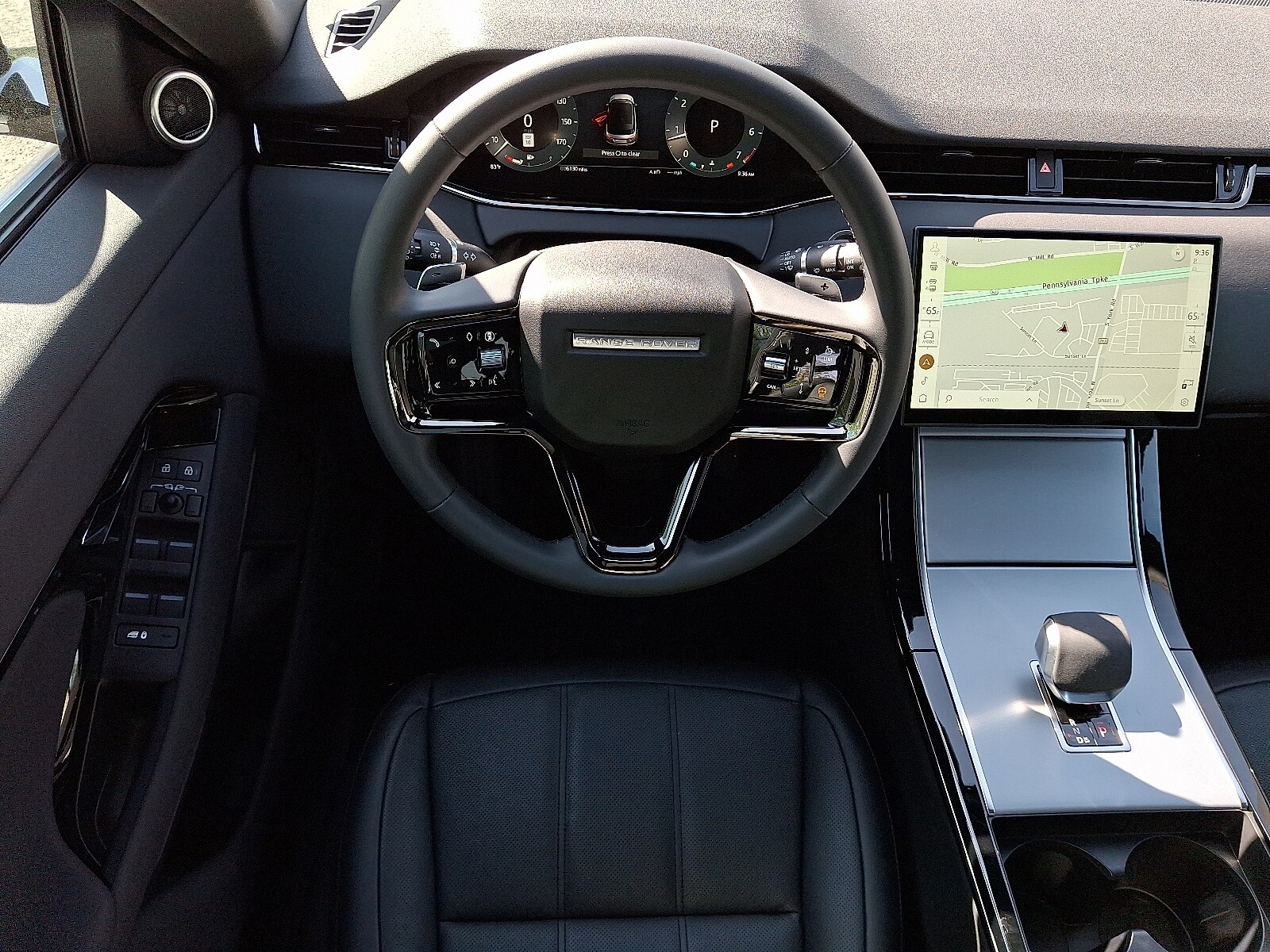 2025 Land Rover Range Rover Evoque S photo 4