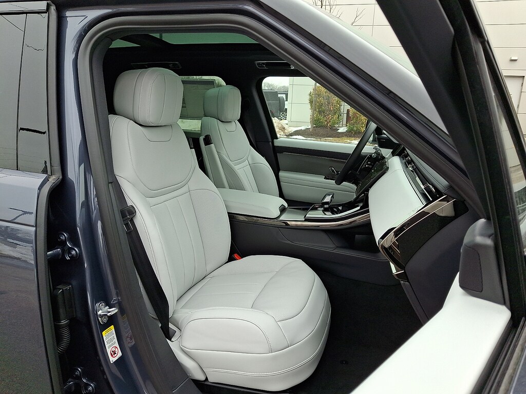 New 2026 Land Rover Range Rover Sport P360 SE Sport Utility