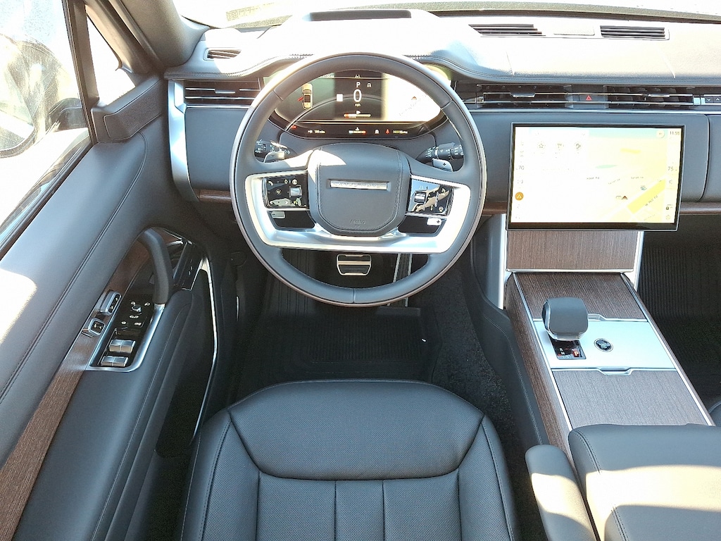 New 2025 Land Rover Range Rover P400 SE Sport Utility