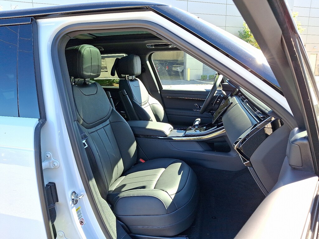 New 2025 Land Rover Range Rover Sport P460 Dynamic SE Sport Utility