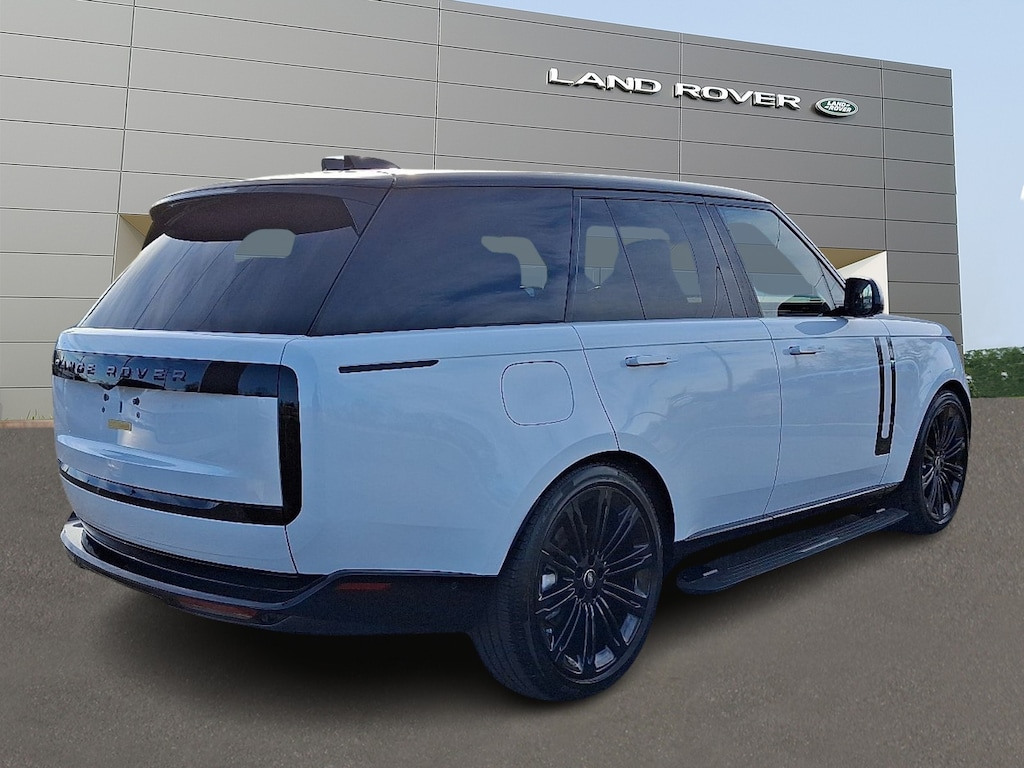 New 2025 Land Rover Range Rover P400 SE Sport Utility