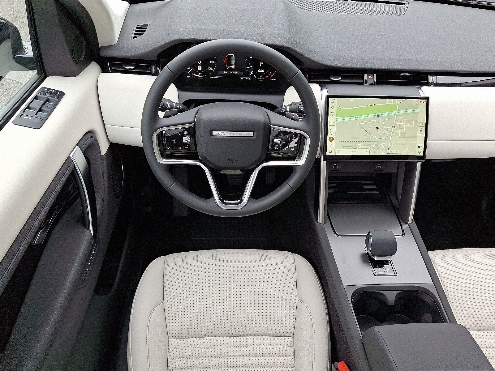 2024 Land Rover Discovery Sport S photo 4