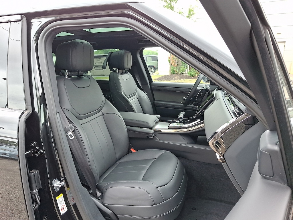 New 2026 Land Rover Range Rover Sport P360 SE Sport Utility
