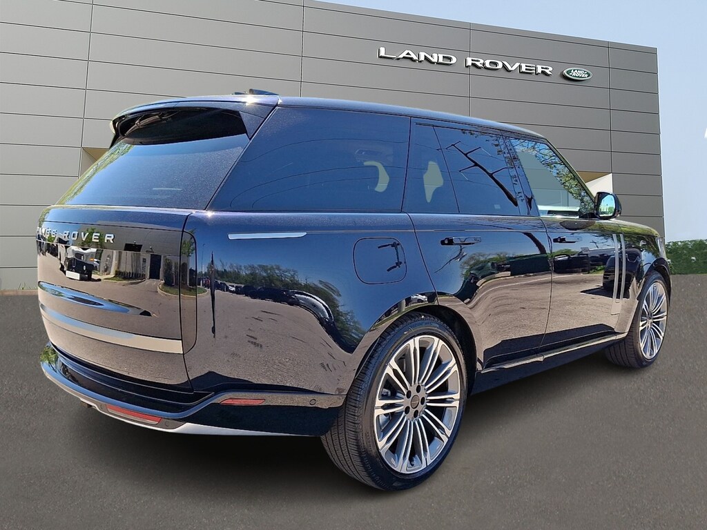 New 2026 Land Rover Range Rover P530 SE Sport Utility