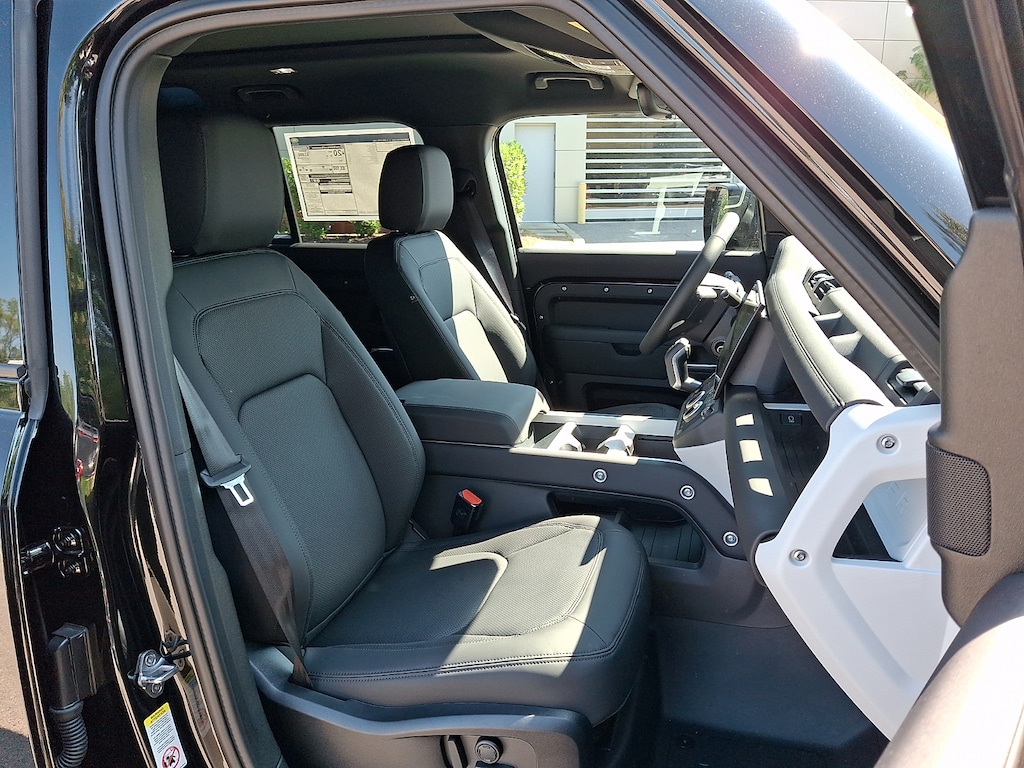 New 2026 Land Rover Defender P400 X-Dynamic SE Sport Utility