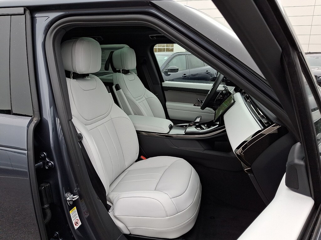 New 2026 Land Rover Range Rover Sport P360 SE Sport Utility
