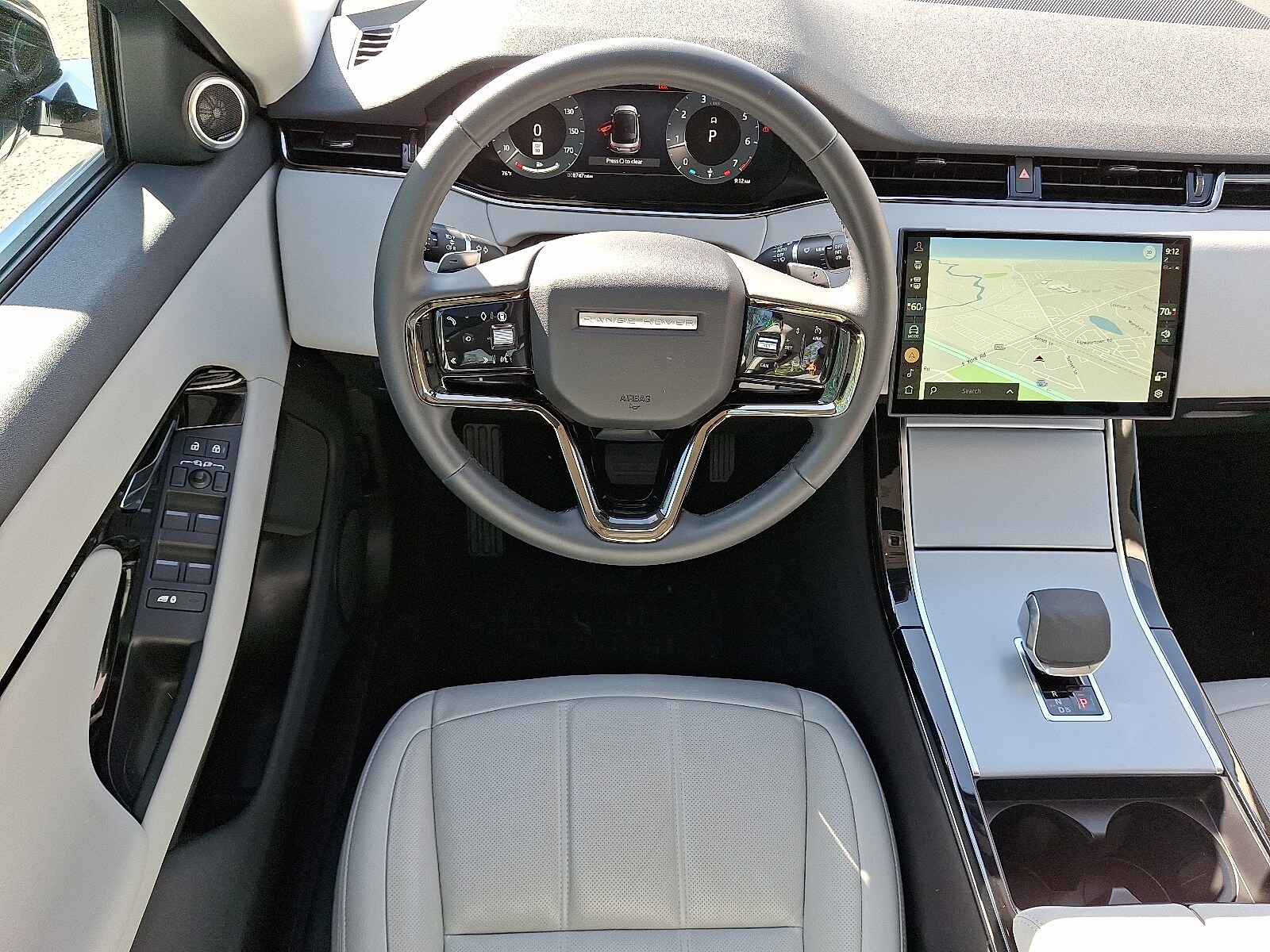 2024 Land Rover Range Rover Evoque S photo 4