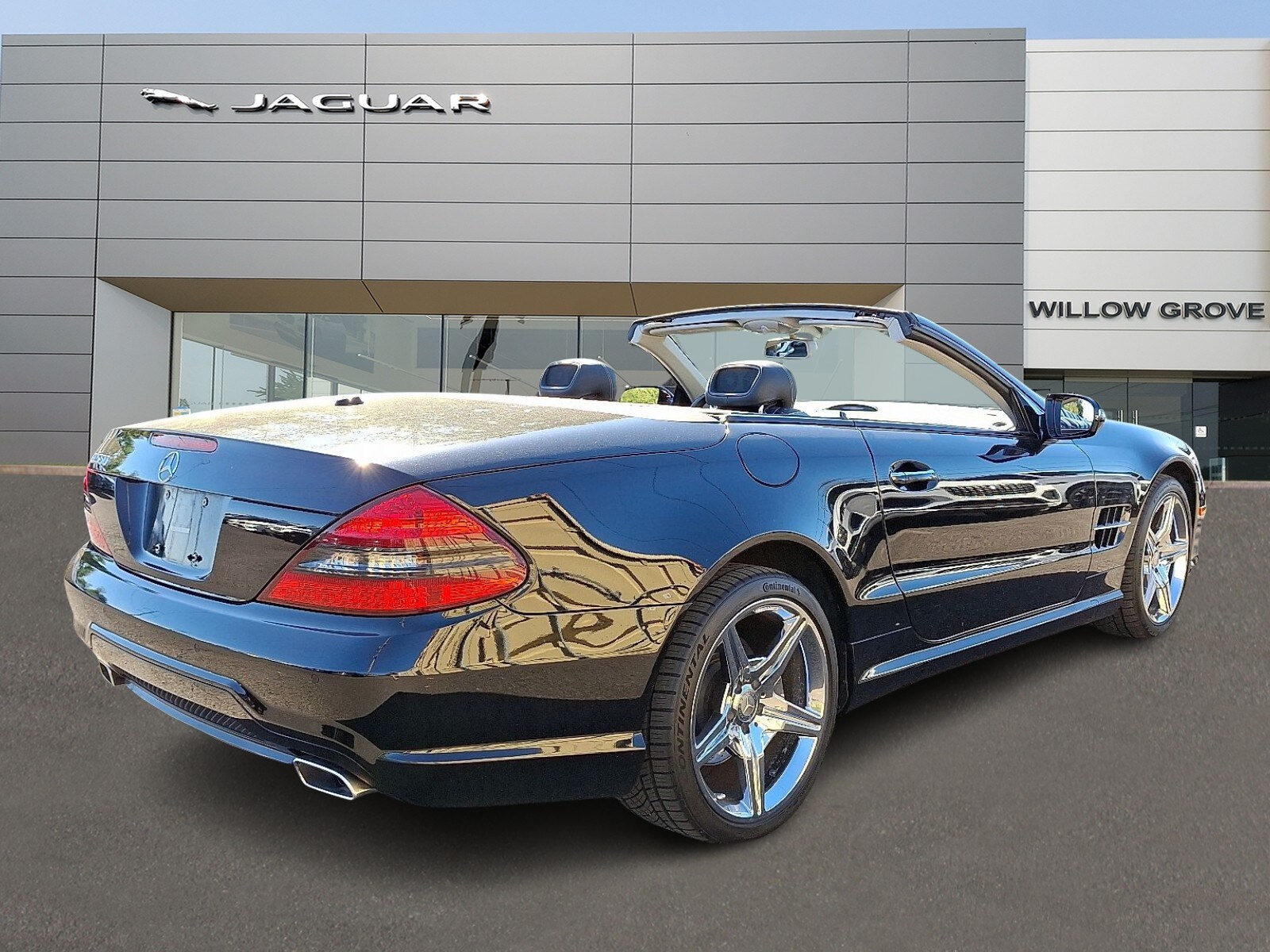 2011 Mercedes Benz SL 550 photo 2